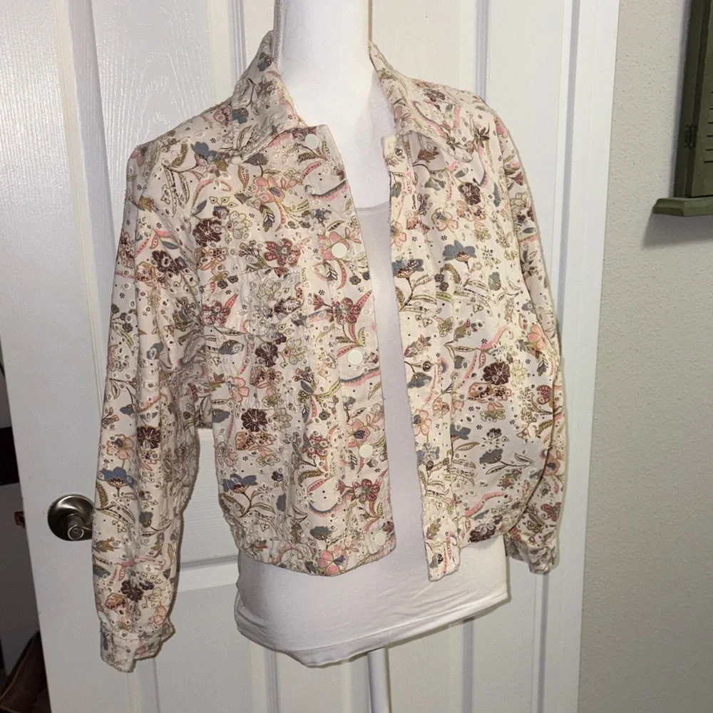 Anthropology Solitaire Eyelet Floral Cream Oversized Denim Jacket - Picture 2 of 12